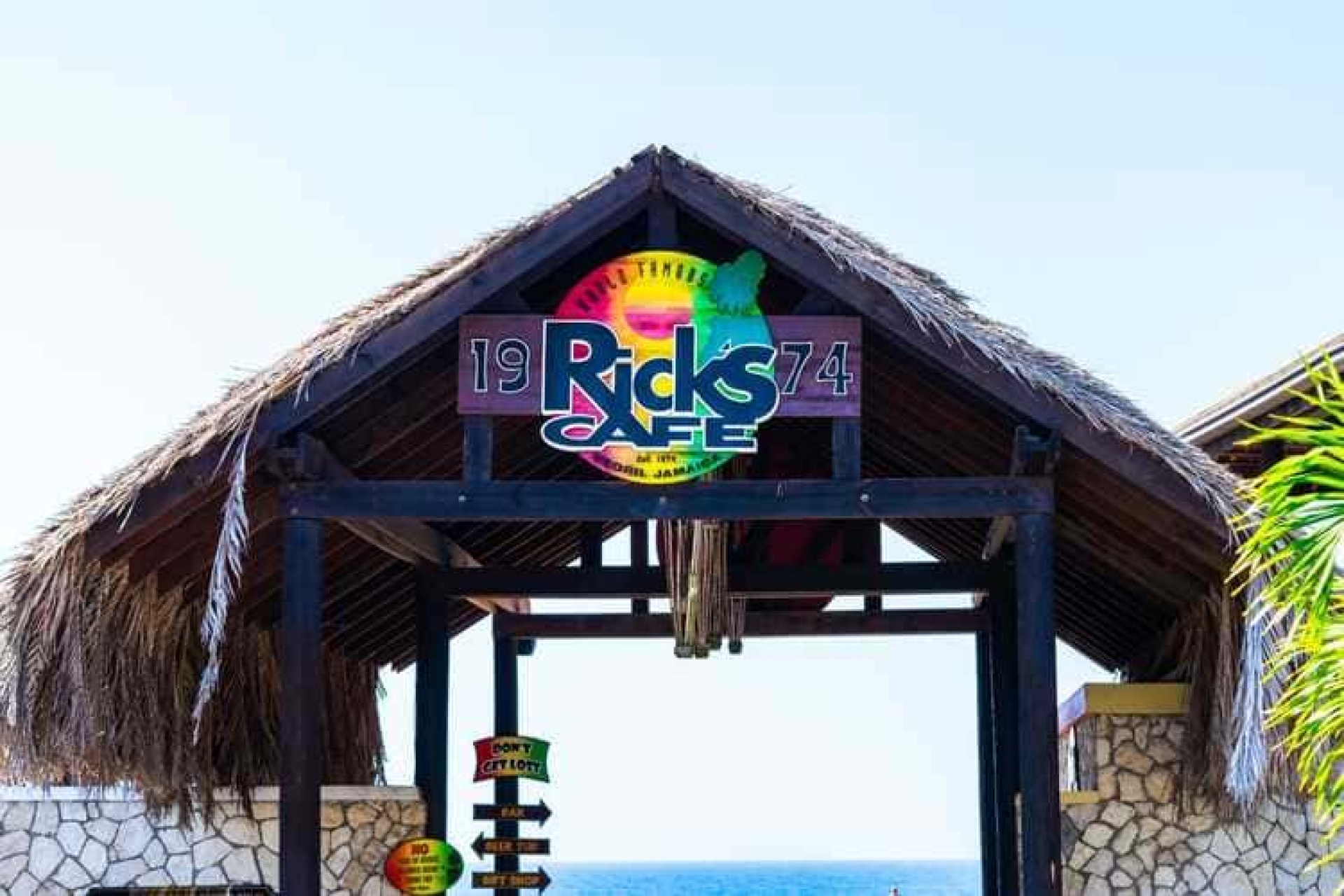 https://www.jamaicasupertours.com/media/D9VKWLp18d/54/RicksCafe_1.jpg